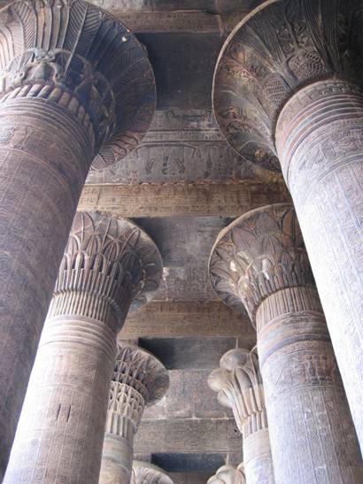 Aegypten Rundreise, Nilkreuzfahrt, Esna, Chnum-Tempel, Hieroglyphen, Saeulenhalle