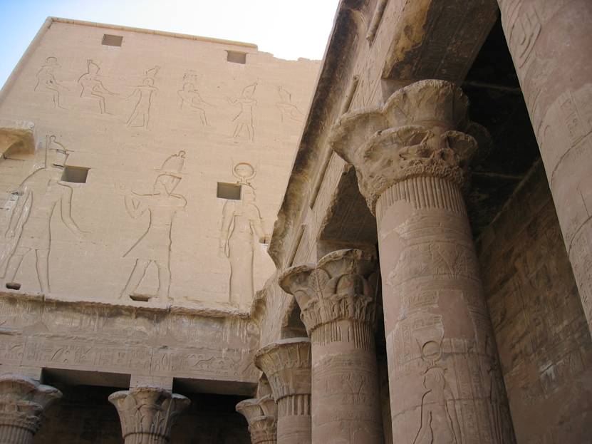 Aegypten Rundreise, Nilkreuzfahrt, IBEROTEL, MS Crown Empress, Edfu, Horus Tempel, Saeulensaale