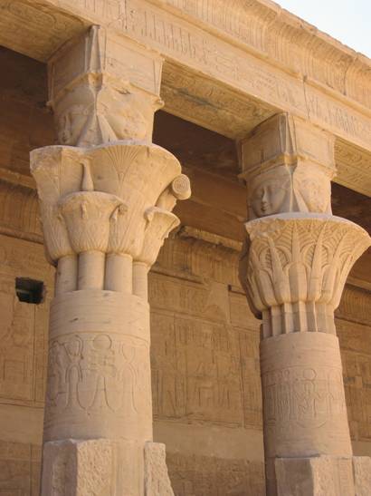 Aegypten Rundreise, Nilkreuzfahrt, IBEROTEL, MS Crown Empress, Nil-Kreuzfahrtschiff, Assuan, Tempel von Philae, kuhohrige Hathor