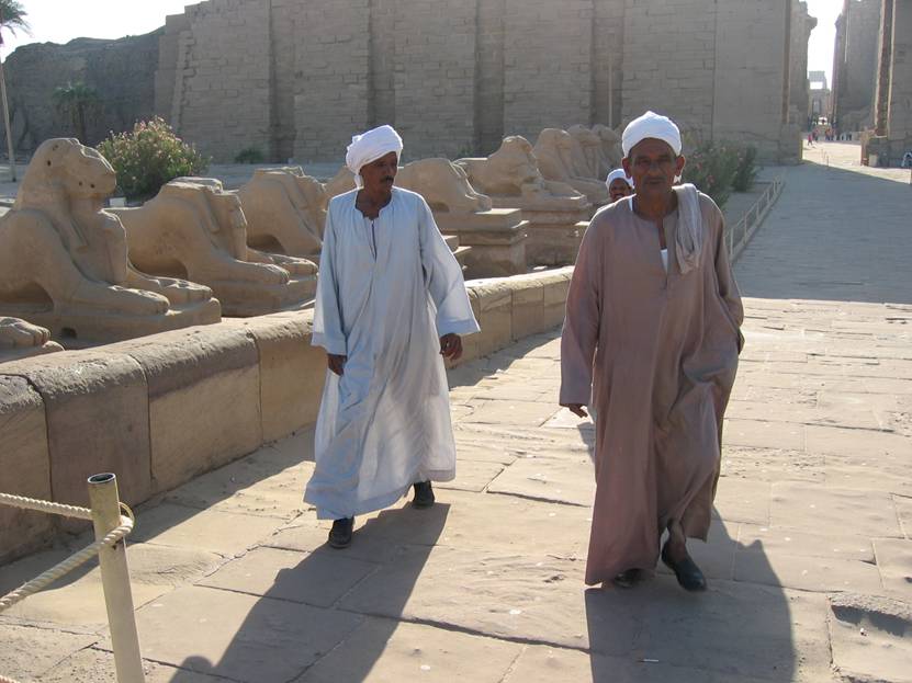 Aegypten Rundreise, Nilkreuzfahrt, IBEROTEL, MS Crown Empress, Karnak, Tempelwaechter, Tempelanlage
