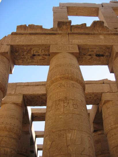 Aegypten Rundreise, Nilkreuzfahrt, IBEROTEL, MS Crown Empress, Amun-Tempel, Reliefs, Saeulen
