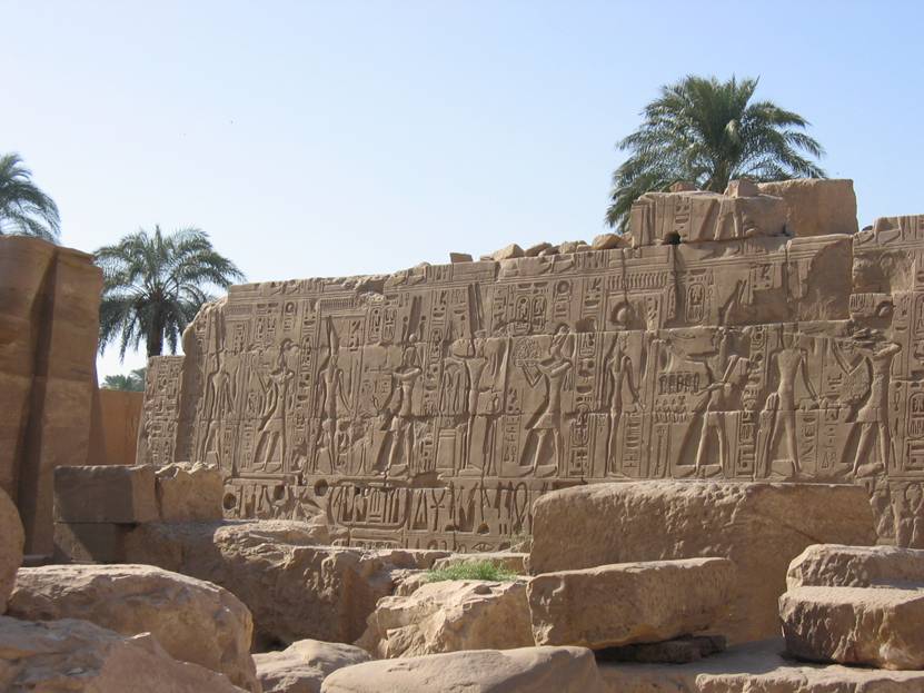 Aegypten Rundreise, Nilkreuzfahrt, IBEROTEL, MS Crown Empress, Amun-Tempel, Reliefs, Saeulen