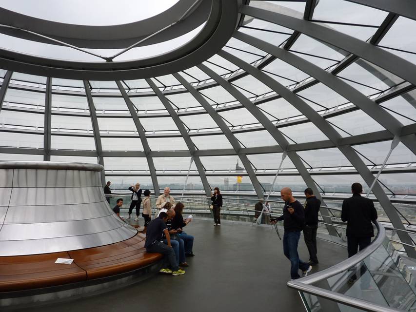 Berlin, Reichstag, Symbol fuer die neue Hauptstadt, Kuppel und Dachterasse des Reichstagsgebaeude