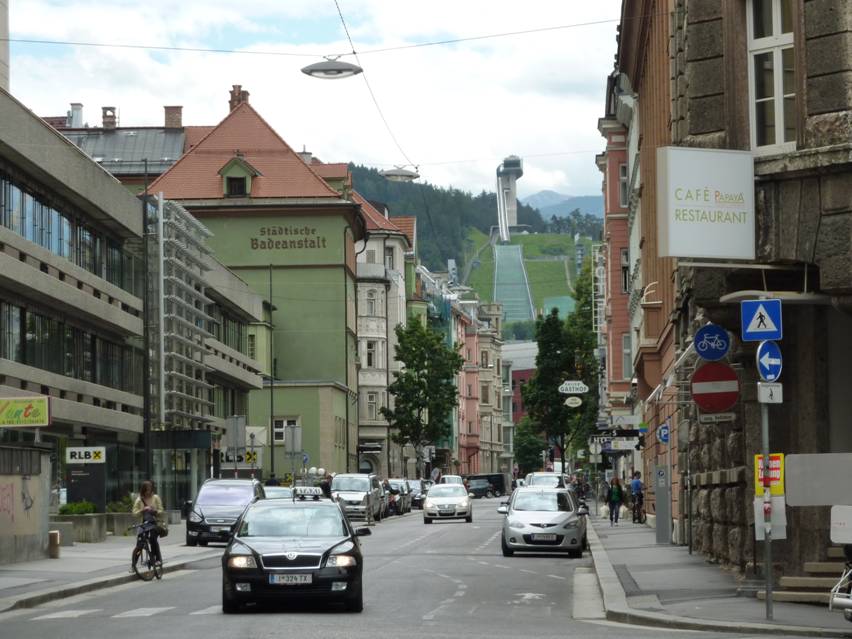 Shopping & Stadtbummel in Innsbruck, Sprungschanze am Berg Isel 