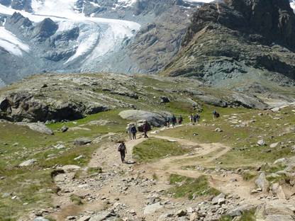 Schweiz Rundreise, Gornergrat, 50 Minuten Fussmarsch von der Bergstation bis zum Riffelsee.