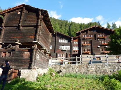 Schweiz Rundreise, Dorf Niederwald, Niderwaud in Walliserdeutsch